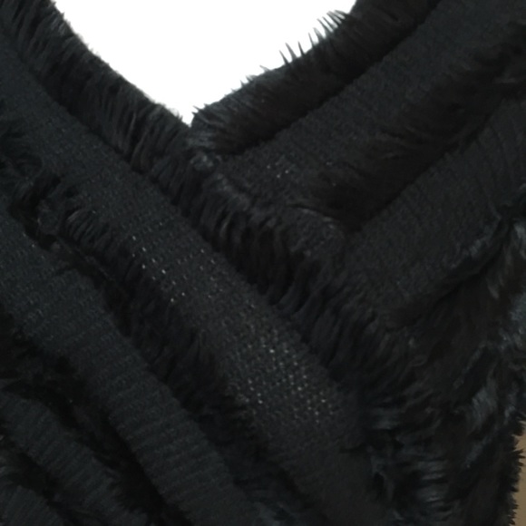 PONCHO Sweater - Picture 3 of 6